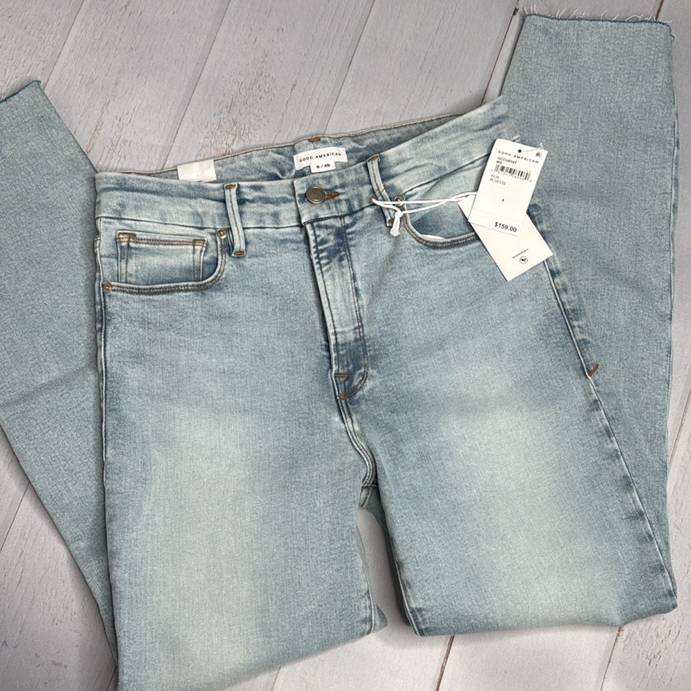 NWT - Good American Distressed High Rise Good Classic Jeans - Size 8 / 29